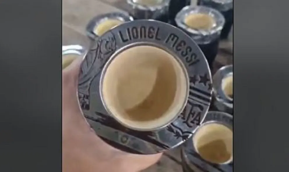 Un artesano de Gualeguaychú fabricó los mates para los jugadores de la Selección que irían al Mundial