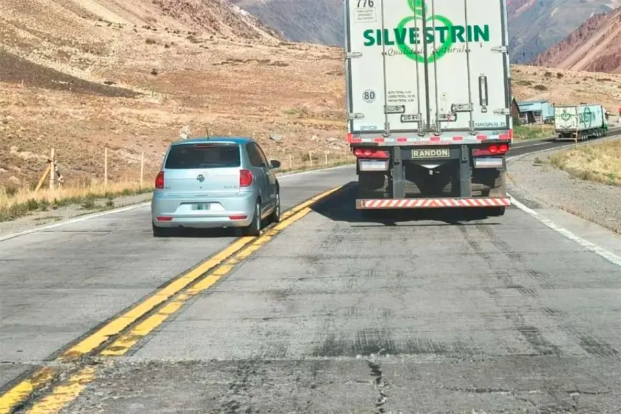 Desde WhatsApp se podrán denunciar maniobras peligrosas al volante