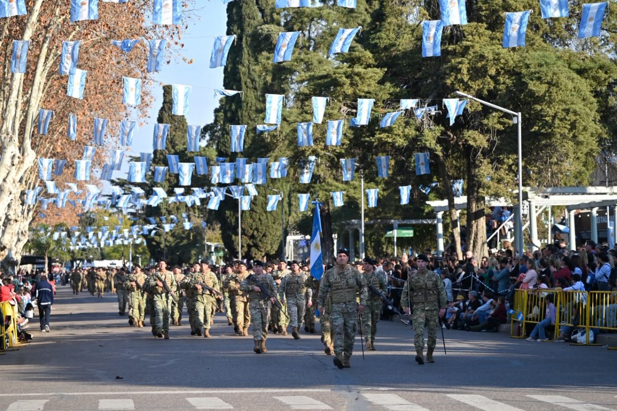 Gualeguaychú celebró el 9 de Julio con una multitudinaria jornada en la Costanera