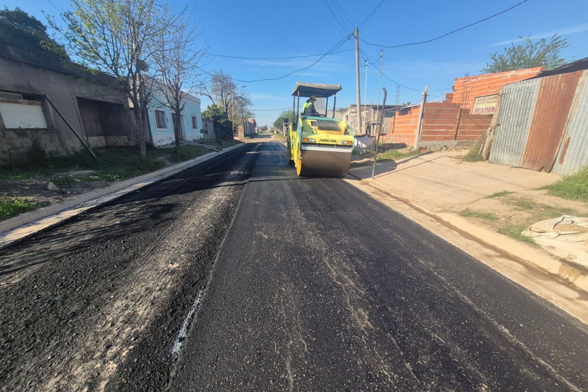 Con el asfaltado de Perú y Doello Jurado, ya son 20 las calles reconstruidas en dos meses